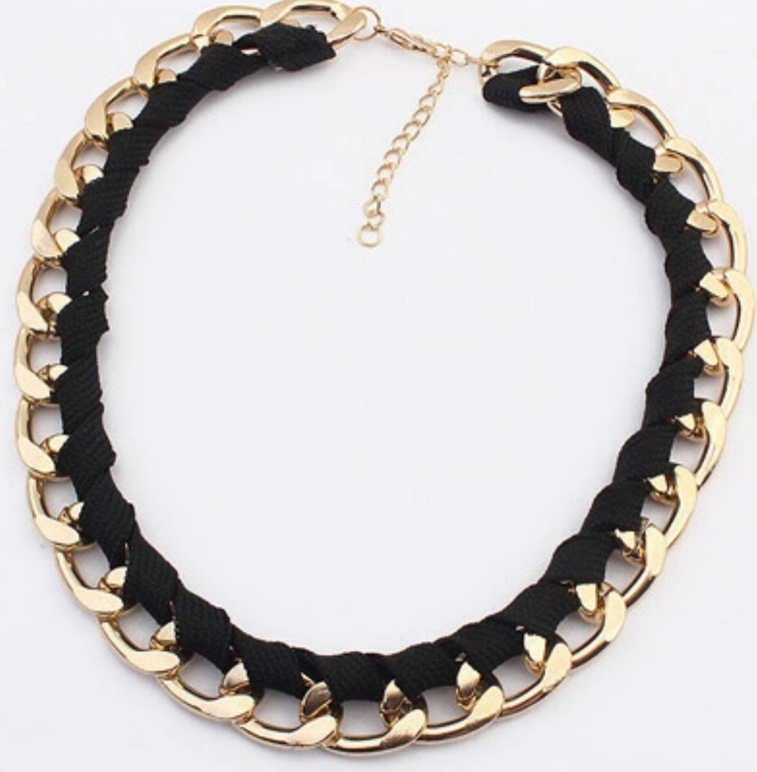 Daisy Weave Chain Choker