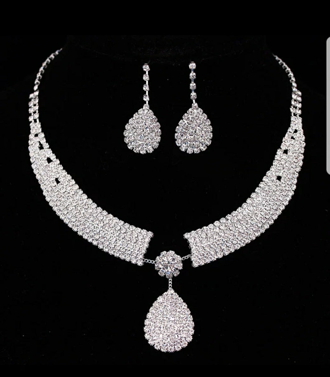 Aura Crystal Jewelry Set
